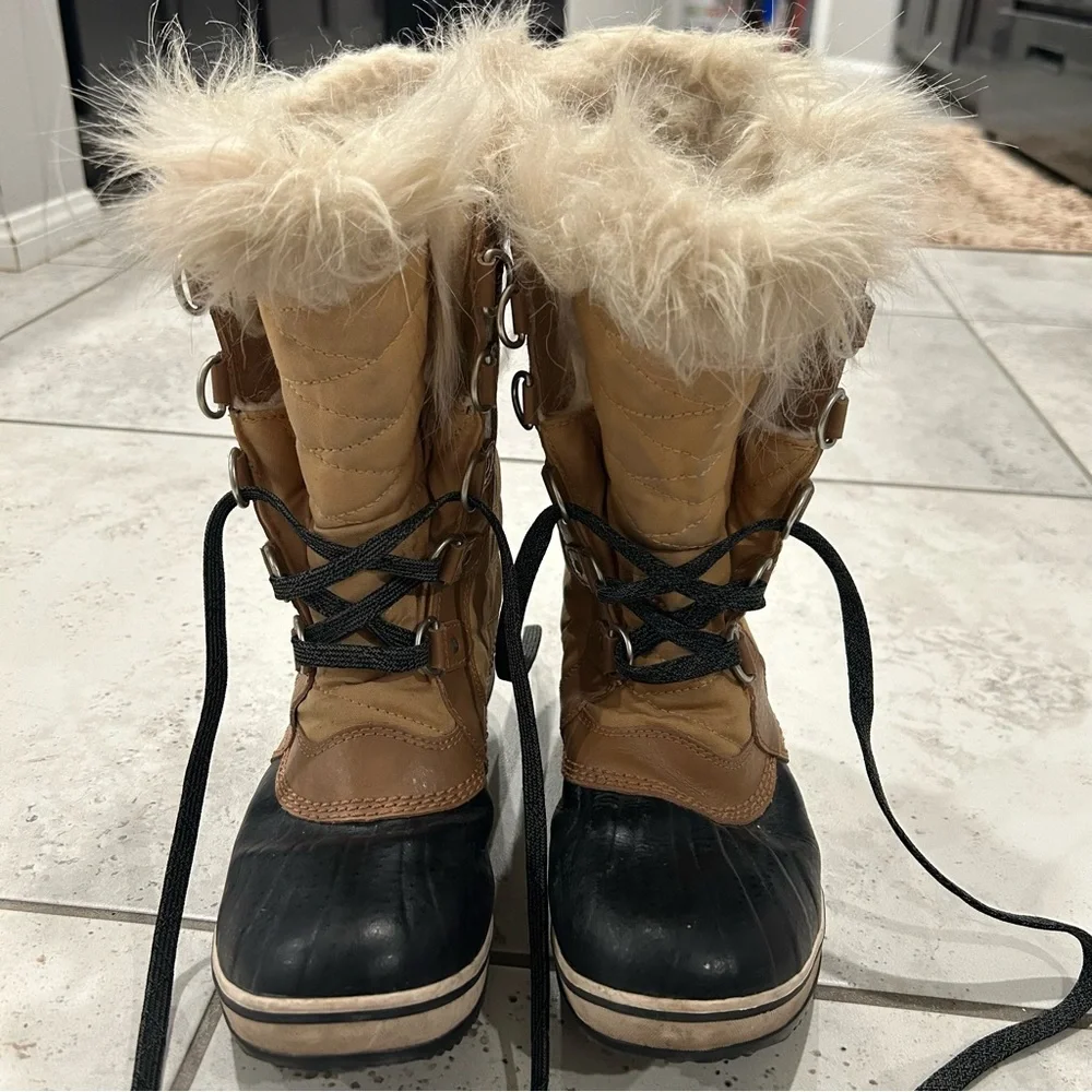 Sorel Tofino II Faux Fur Lined Waterproof Boots SIZE‎ 6